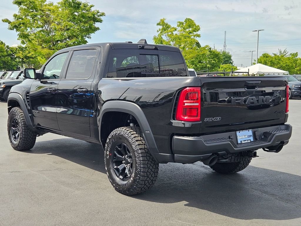 New 2026 Diamond Black Crystal Pearl-Coat Exterior Paint RAM RHO image 4