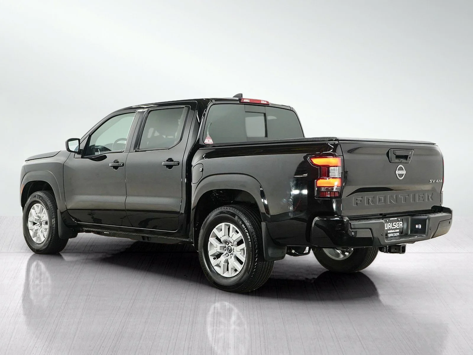 Used 2023 Super Black Nissan SV image 3