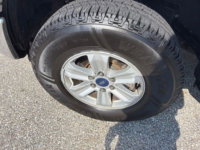 Used 2016 Oxford White Ford XLT image 10