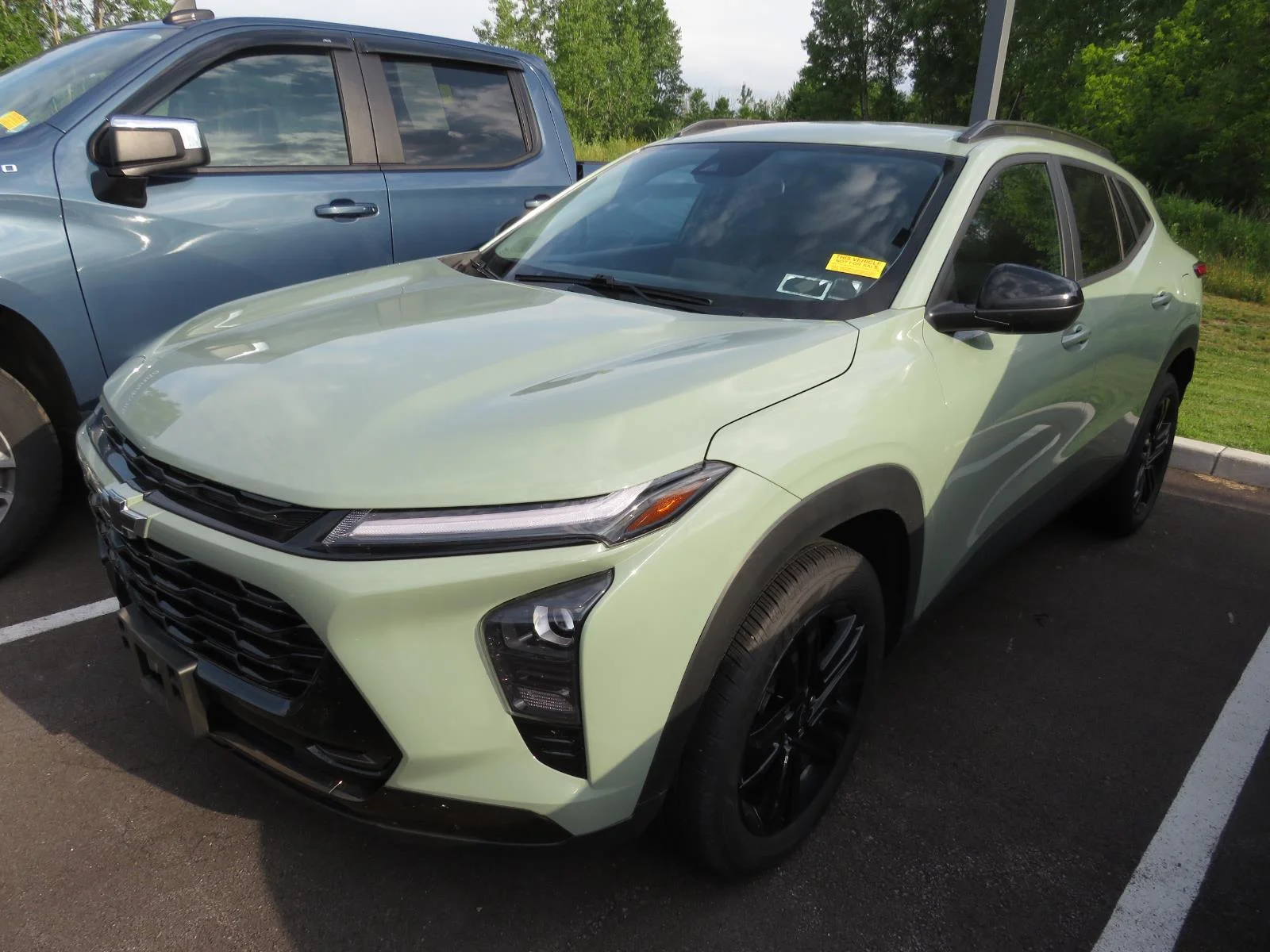 Used 2025 Cacti Green Chevrolet ACTIV image 5
