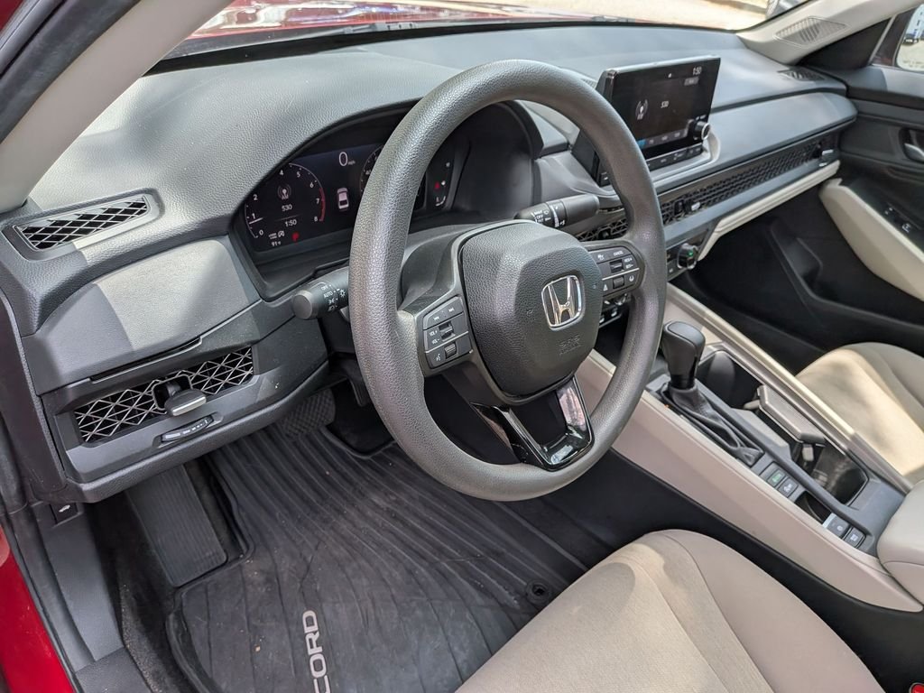 Used 2025 Red Honda SE image 27