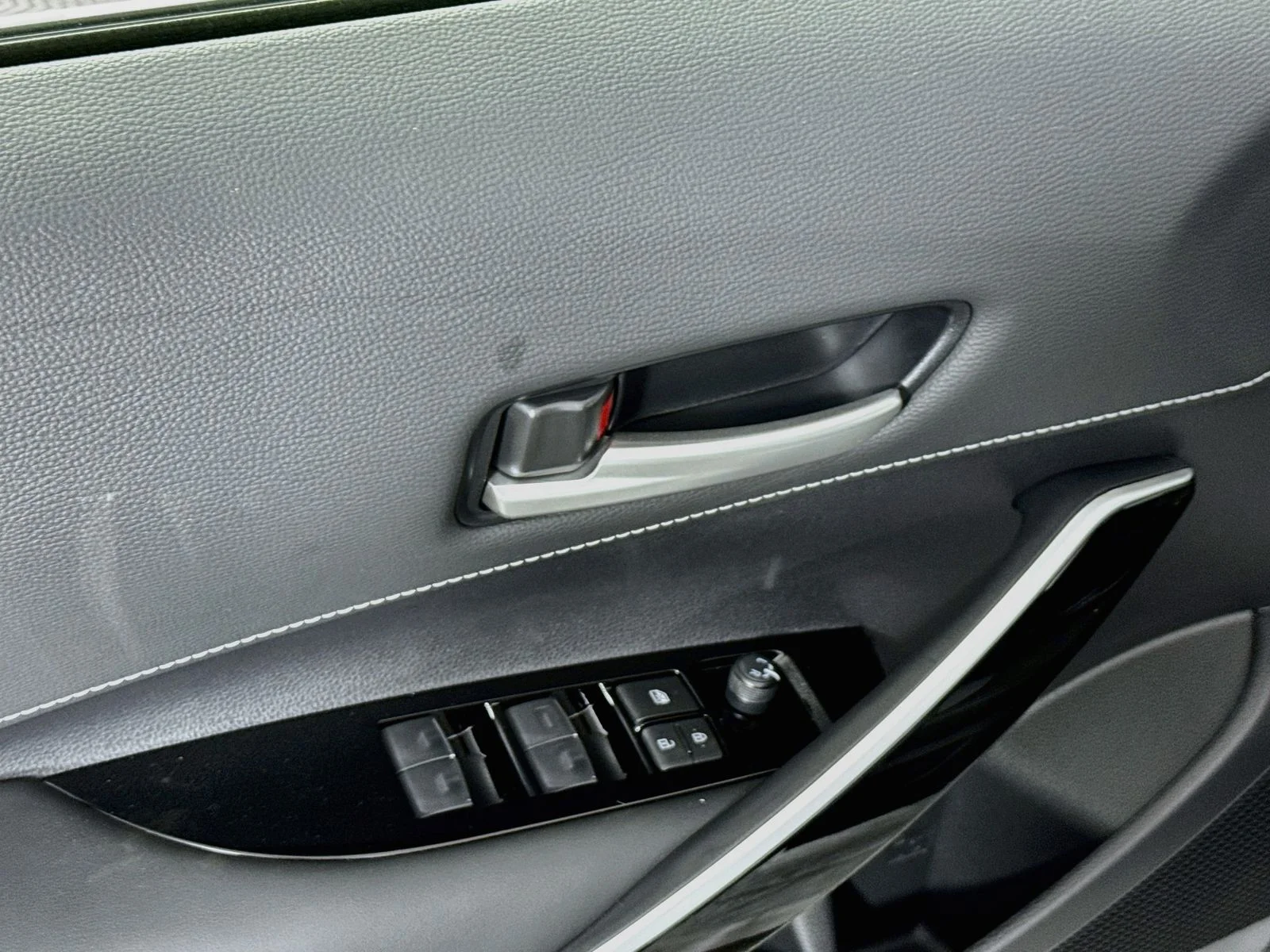 New 2027 Magnetic Gray Metallic with Black roof <sup>1</sup> Toyota  XSE image 15