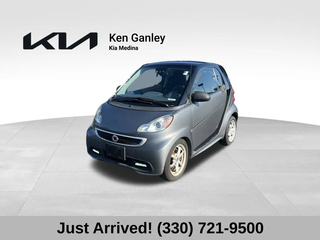 Used 2015 Gray smart Passion image 1