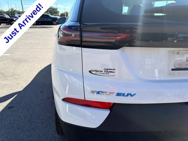 Used 2023 White Chevrolet Premier image 17