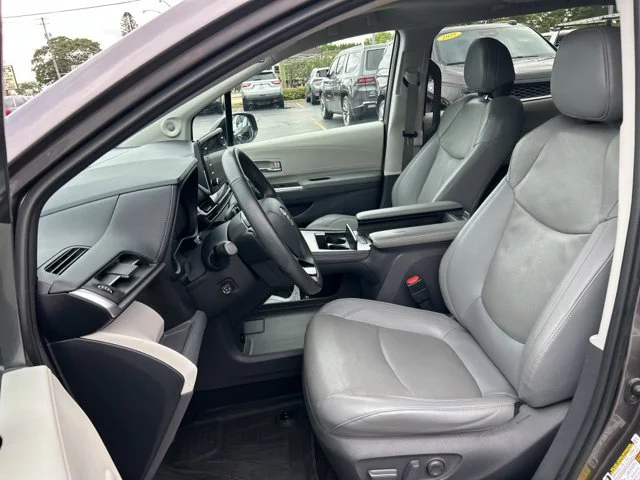 2021 Toyota Sienna Limited - Photo 33