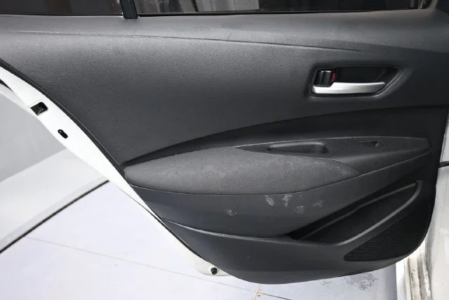 Used 2021 White Toyota LE image 18