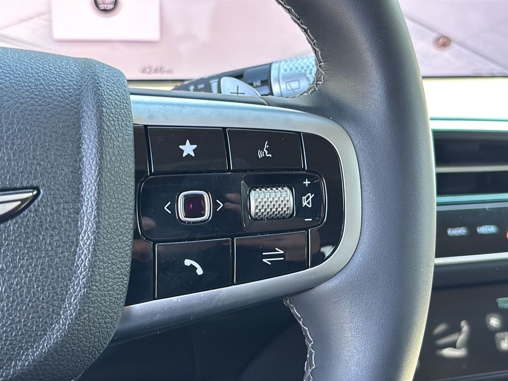 2026 GENESIS GV70 Standard - Photo 23