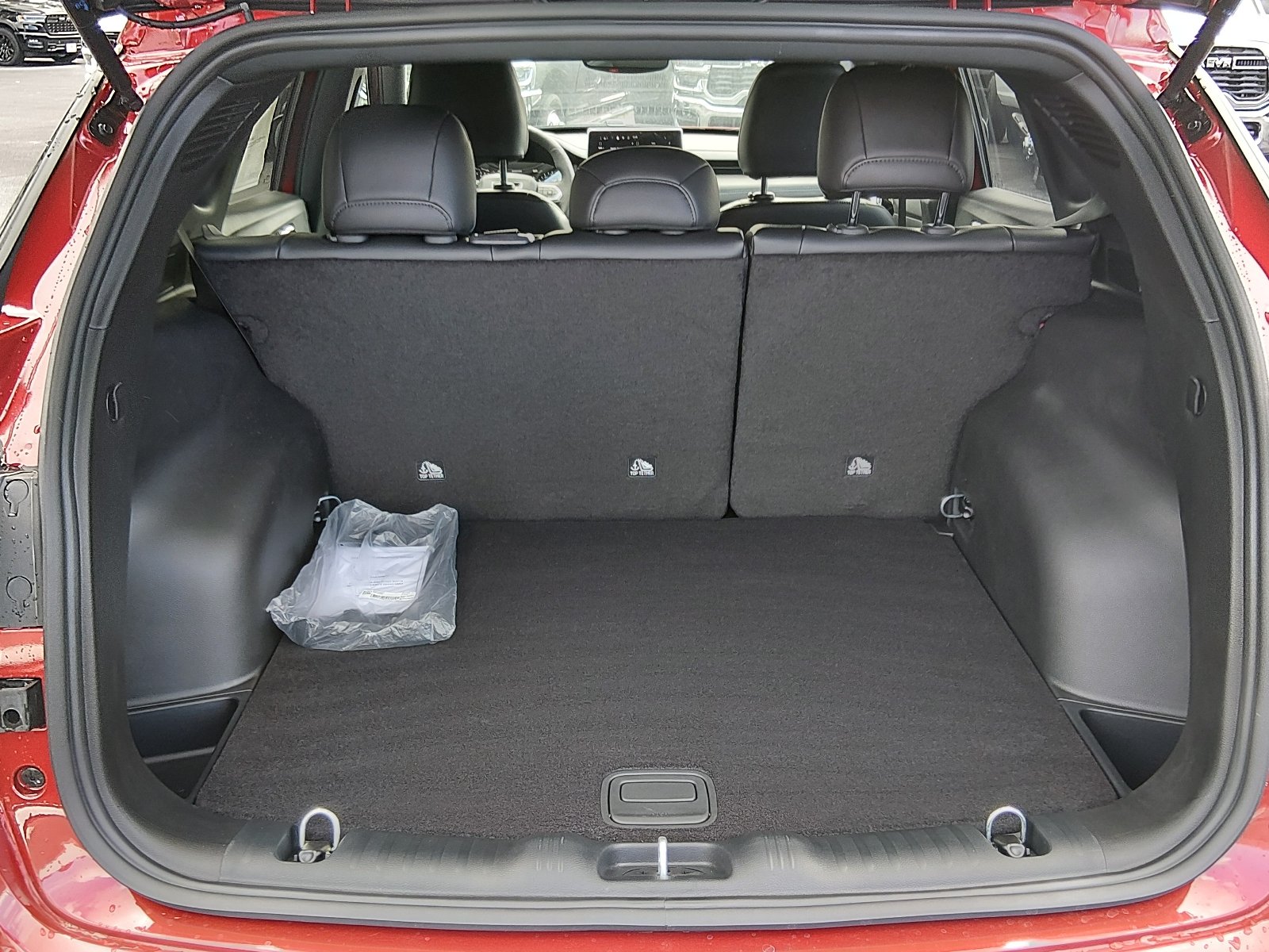 New 2026 Red Hot Pearlcoat Jeep Latitude Altitude image 6