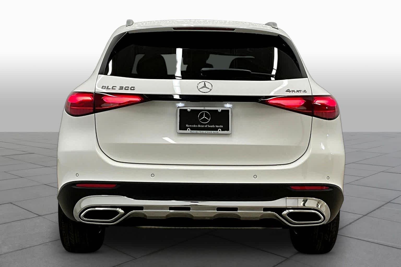 New 2026 Polar White Mercedes-Benz GLC 300 image 4