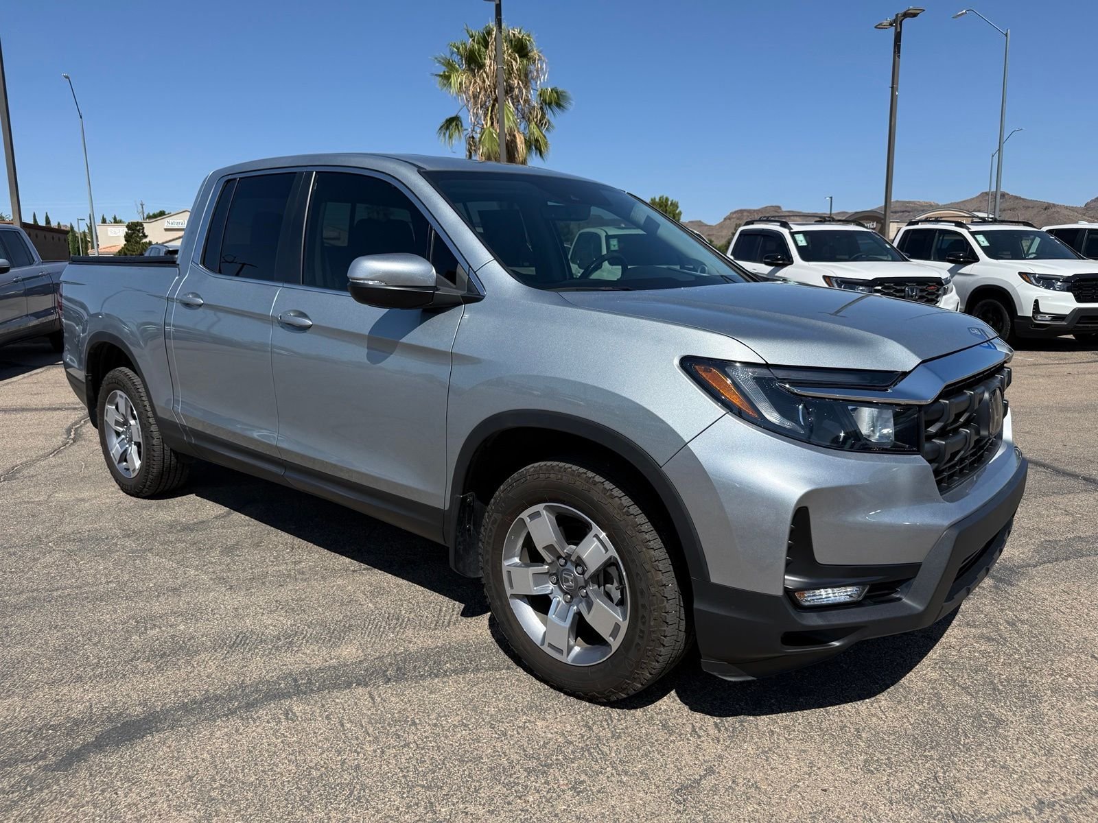 Certified Used 2025 Solar Silver Metallic Honda AWD RTL image 3
