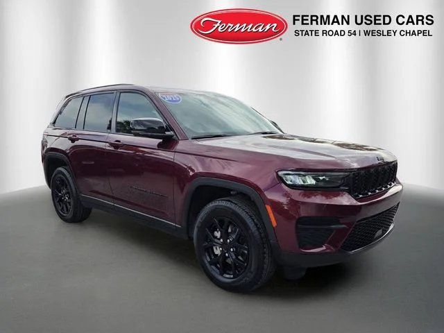 Certified Used 2025 Red Jeep Altitude image 1