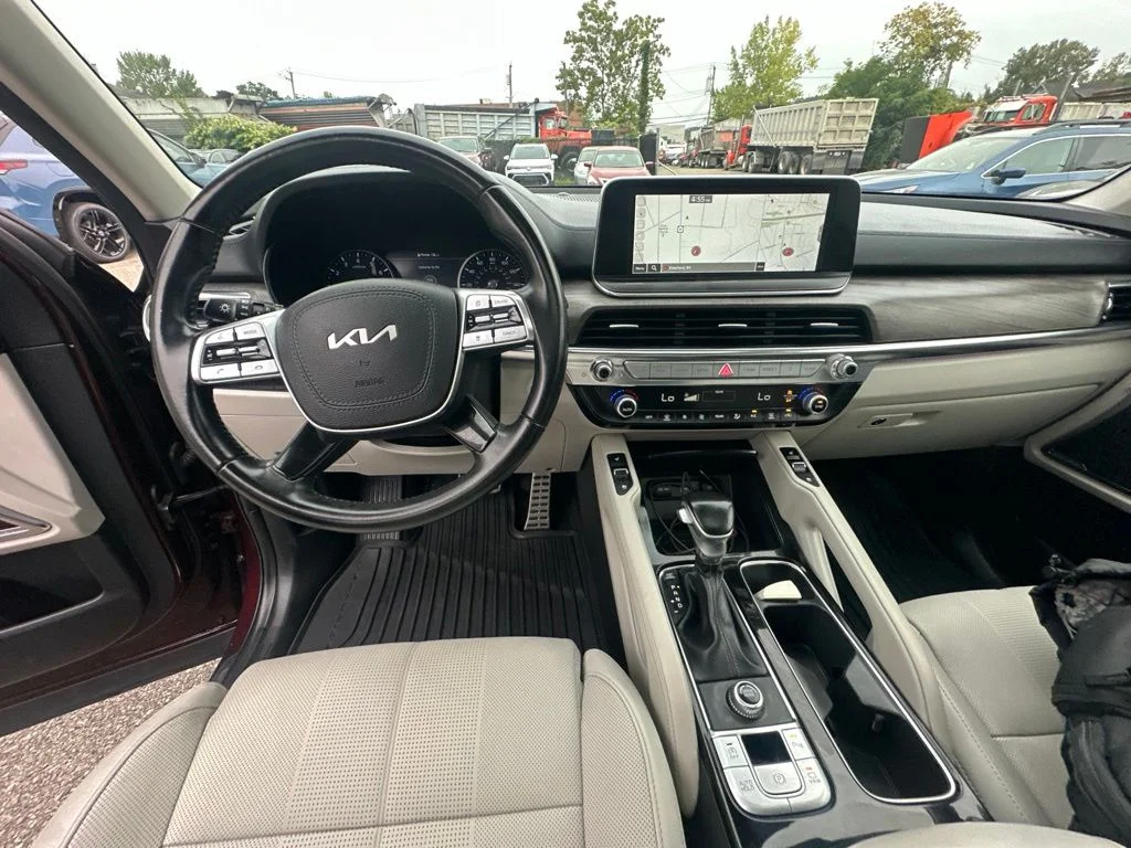 Used 2022 Purple Kia SX image 27