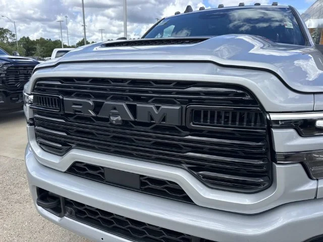 New 2027 Silver-Zynith Exterior Paint RAM Laramie image 7
