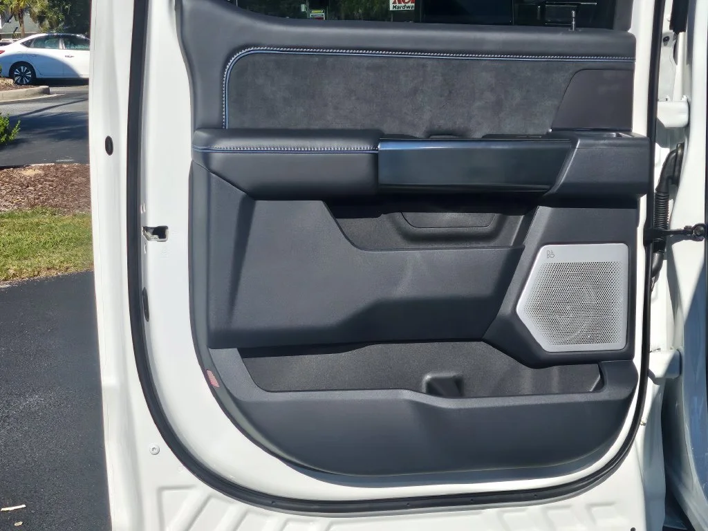 New 2027 Star White Metallic Tri-Coat Ford F-350® Platinum® image 38