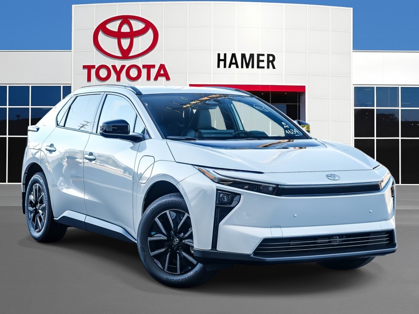New 2026 Wind Chill Pearl Toyota XLE image 1