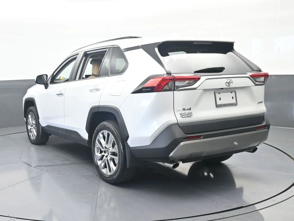 Used 2023 Ice Cap Toyota Limited image 4