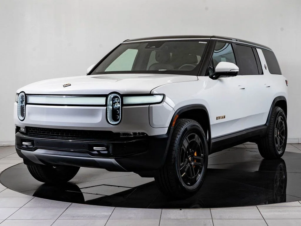 2023 Rivian R1S Adventure Quad-Motor Large Pack's photo