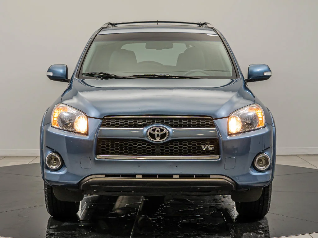Used 2011 Pacific Blue Metallic Toyota Limited image 2