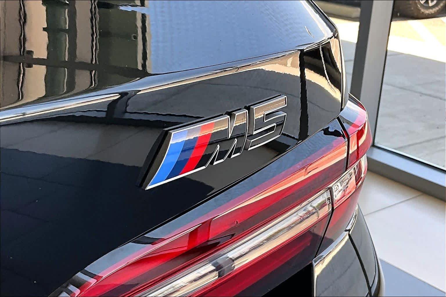 New 2027 Black Sapphire Metallic BMW  image 15