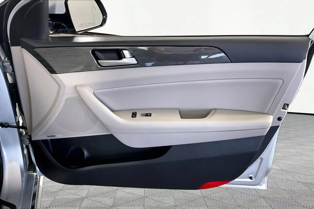 Certified Used 2019 Silver Hyundai Limited image 26