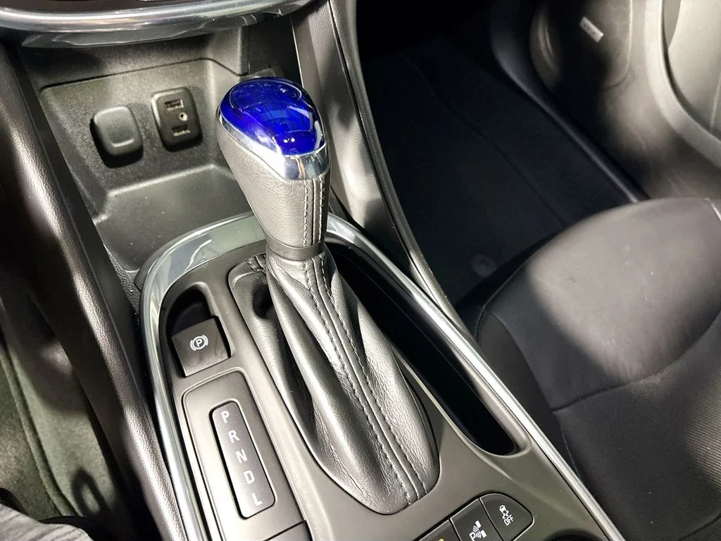 Used 2017 Silver Chevrolet Premier image 18