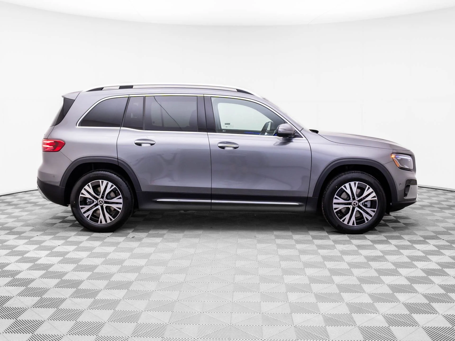 New 2026 Gray Mercedes-Benz GLB 250 image 6