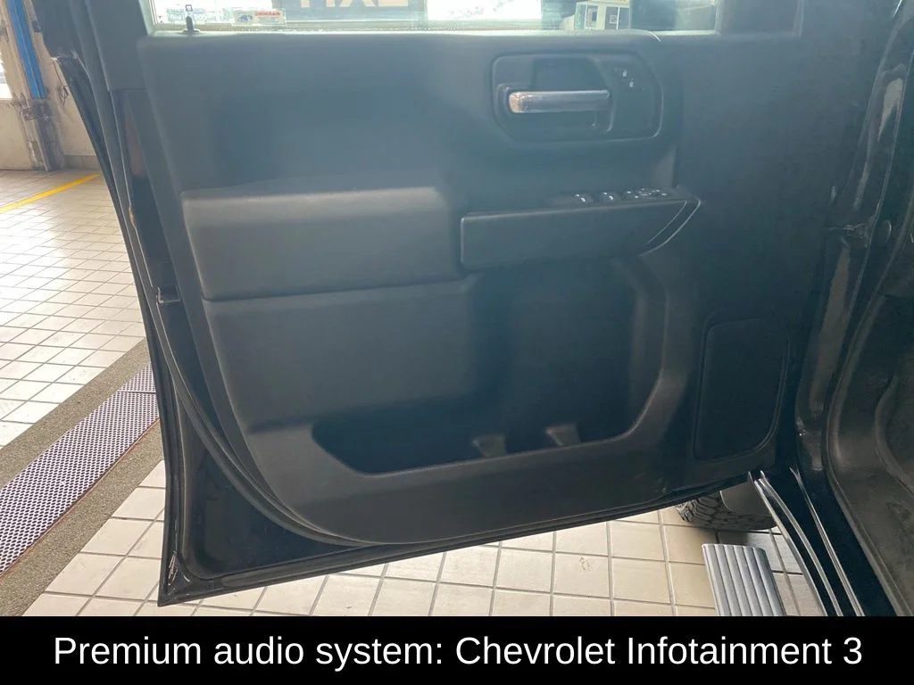 Used 2021 Black Chevrolet Custom image 9
