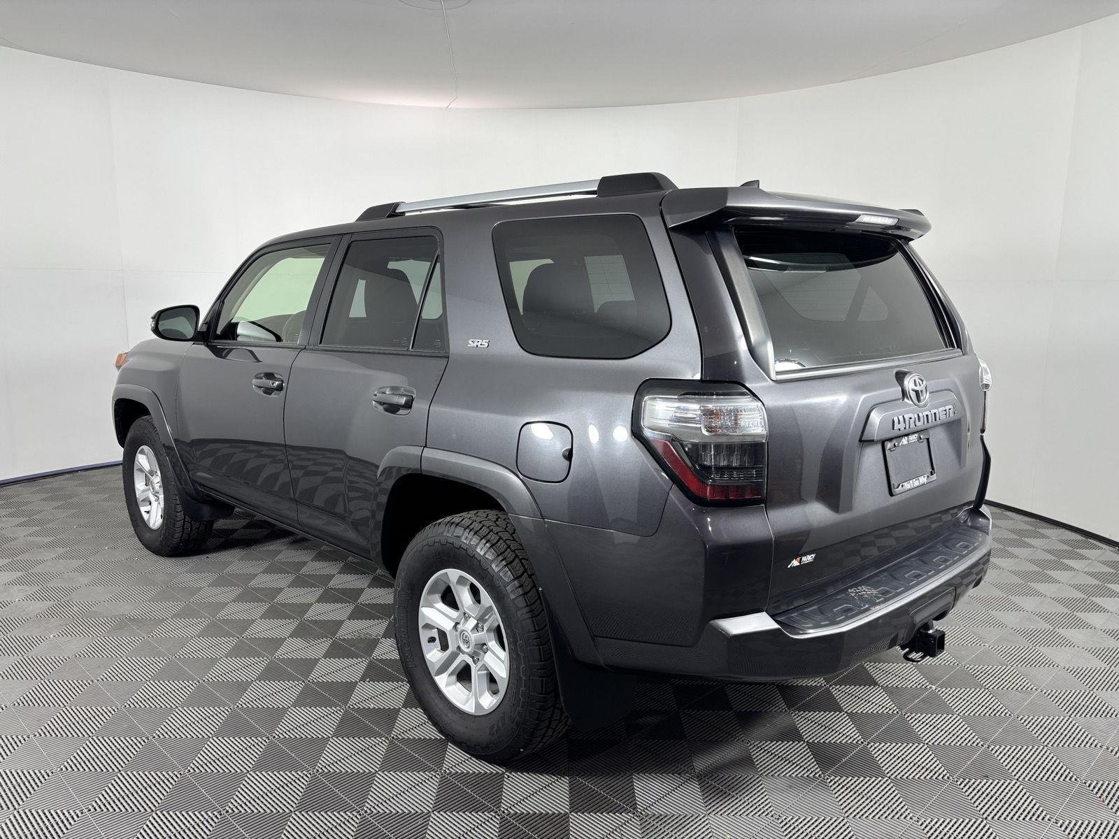 Used 2023 Magnetic Gray Metallic Toyota SR5 Premium image 3