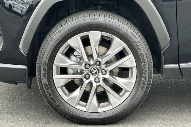 Certified Used 2025 MIDNIGHT BLACK METALLIC Toyota  image 31