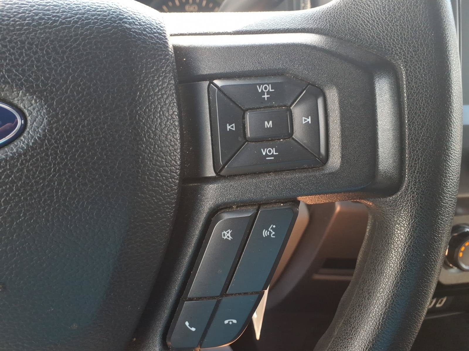 Used 2020 Oxford White Ford XLT image 30