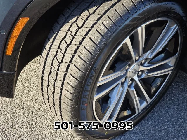Used 2024 Green Cadillac Luxury image 22