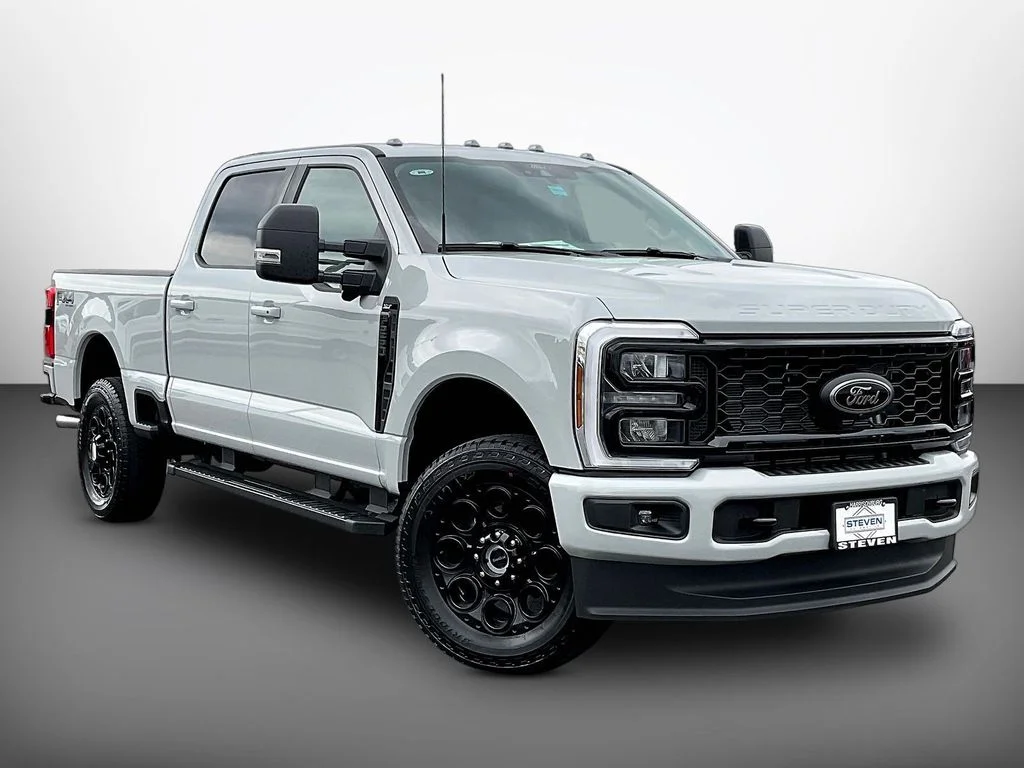 New 2026 Avalanche Ford F-250® XLT image 1