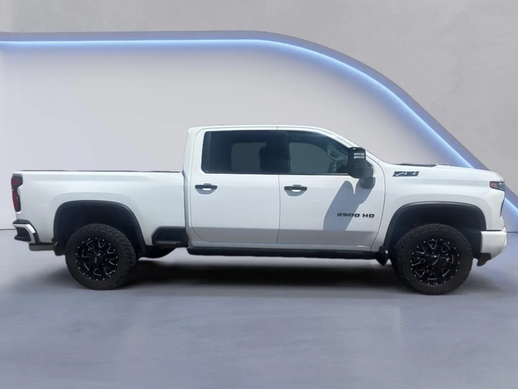 Used 2024 Summit White Chevrolet LTZ image 5