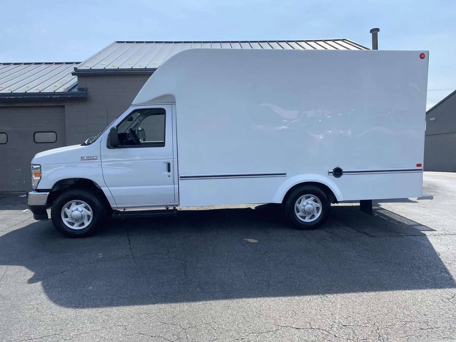 Used 2025 Wh Ford  image 4