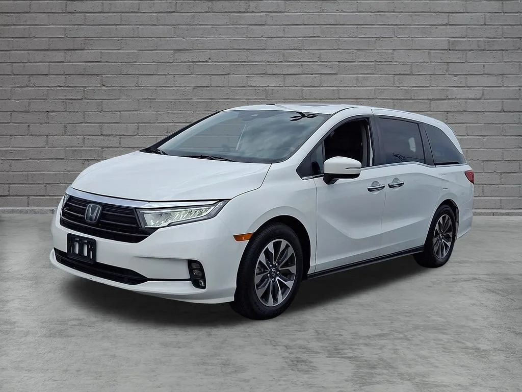 Used 2023 White Honda EX-L image 6