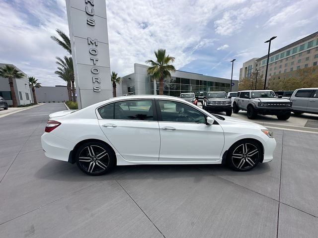 Used 2017  Honda Sport image 8