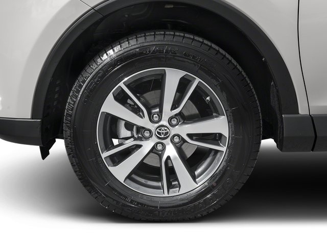 Used 2018 Magnetic Gray Metallic Toyota XLE image 11