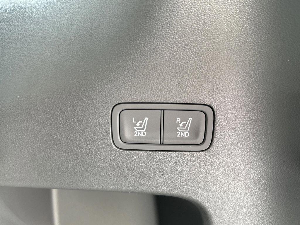 New 2026 Ecotronic Gray Hyundai SE FWD image 23