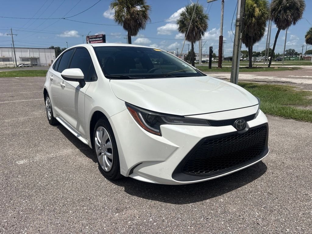 Used 2020 White Toyota LE image 1