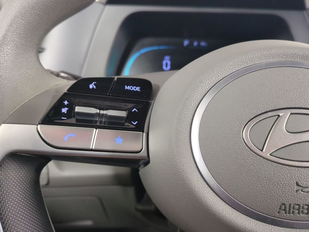 2025 Hyundai Elantra SE - Photo 29