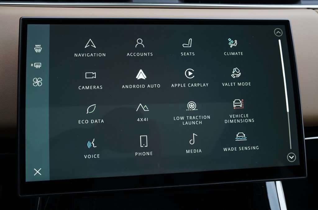 New 2027 Santorini Black Land Rover SE image 18