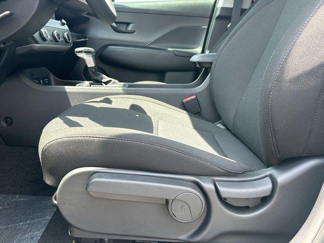 2026 Hyundai Kona SE - Photo 9