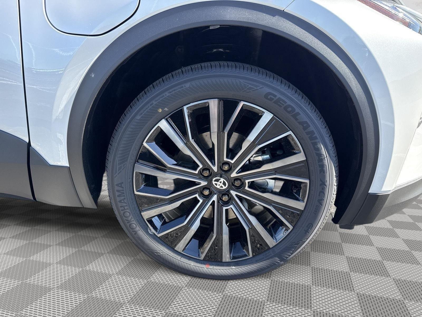 New 2026 Wind Chill Pearl <sup>1</sup> Toyota  XSE image 33