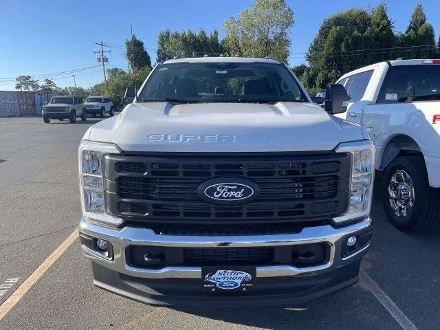 New 2027 Oxford White Ford F-350® XL image 2