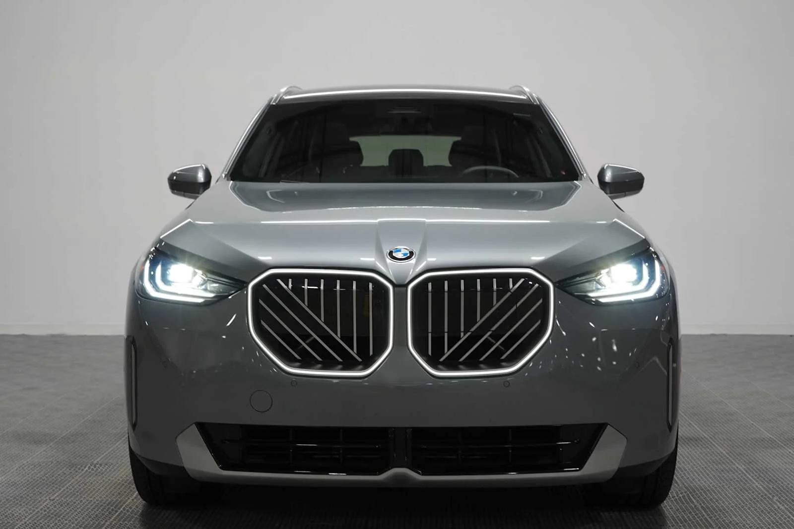 Certified Used 2026 Skyscraper Grey Metallic BMW 30 xDrive image 2