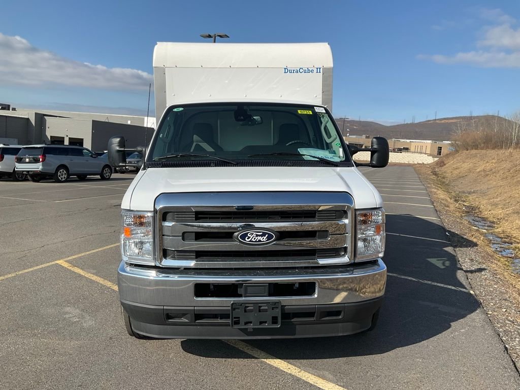 New 2026 Oxford White Ford E-350 SRW image 22
