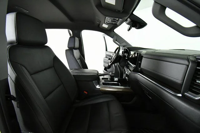 Used 2025 White Chevrolet LT Trail Boss image 23