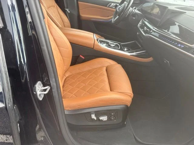 Used 2023 Black BMW xDrive40i image 14