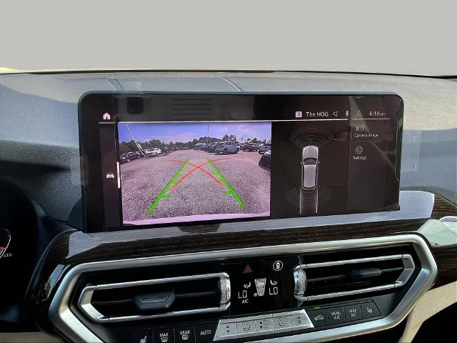 Used 2022 White BMW sDrive30i image 17
