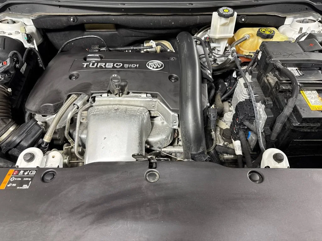 Used 2020 SUMMIT WHITE Buick Premium image 16